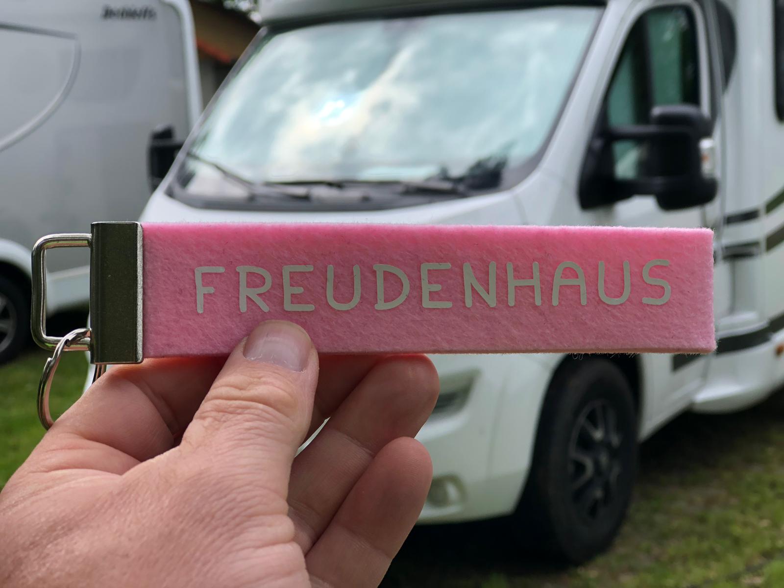 camping-schluesselanhaenger-freudenhaus-rose